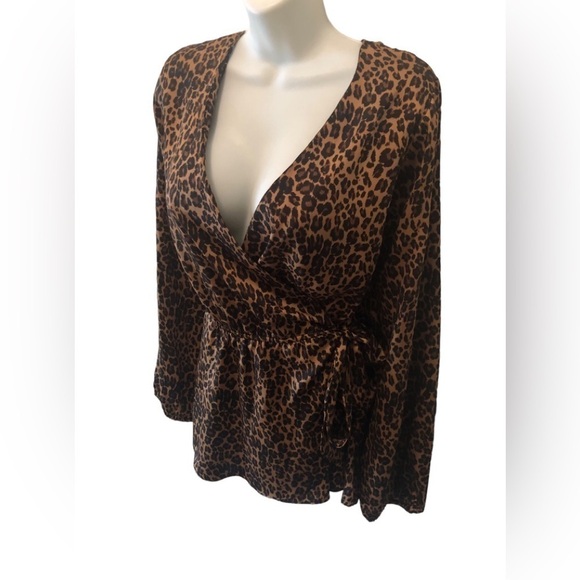 Lane Bryant Leopard Animal Print Faux Wrap Long Sleeve Shirt Top Size 16 - Picture 6 of 7